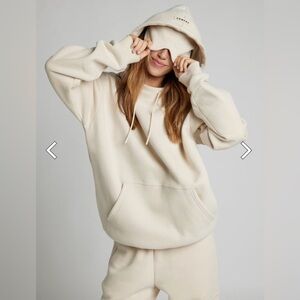 Comfrt Airplane Mode Travel Sweater Set- Bone